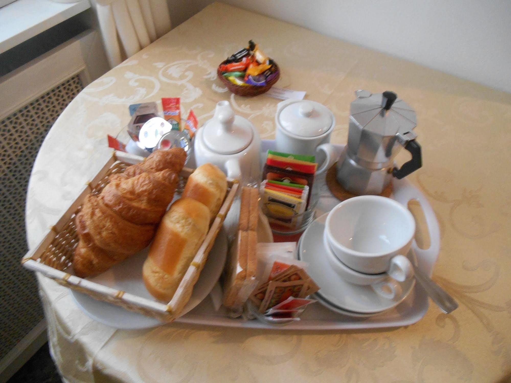 Bed and Breakfast Le Rose Malpensa Бусто-Арсіціо Екстер'єр фото